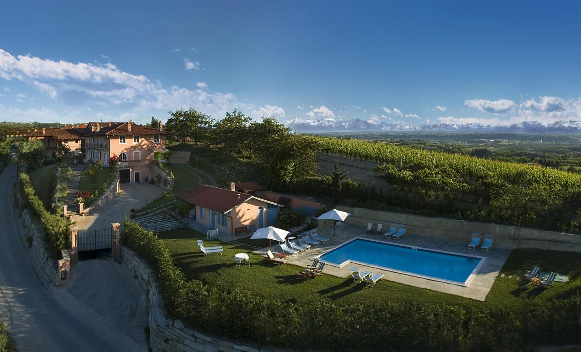 Villa Bricco Dei Cogni La Morra Exterior foto