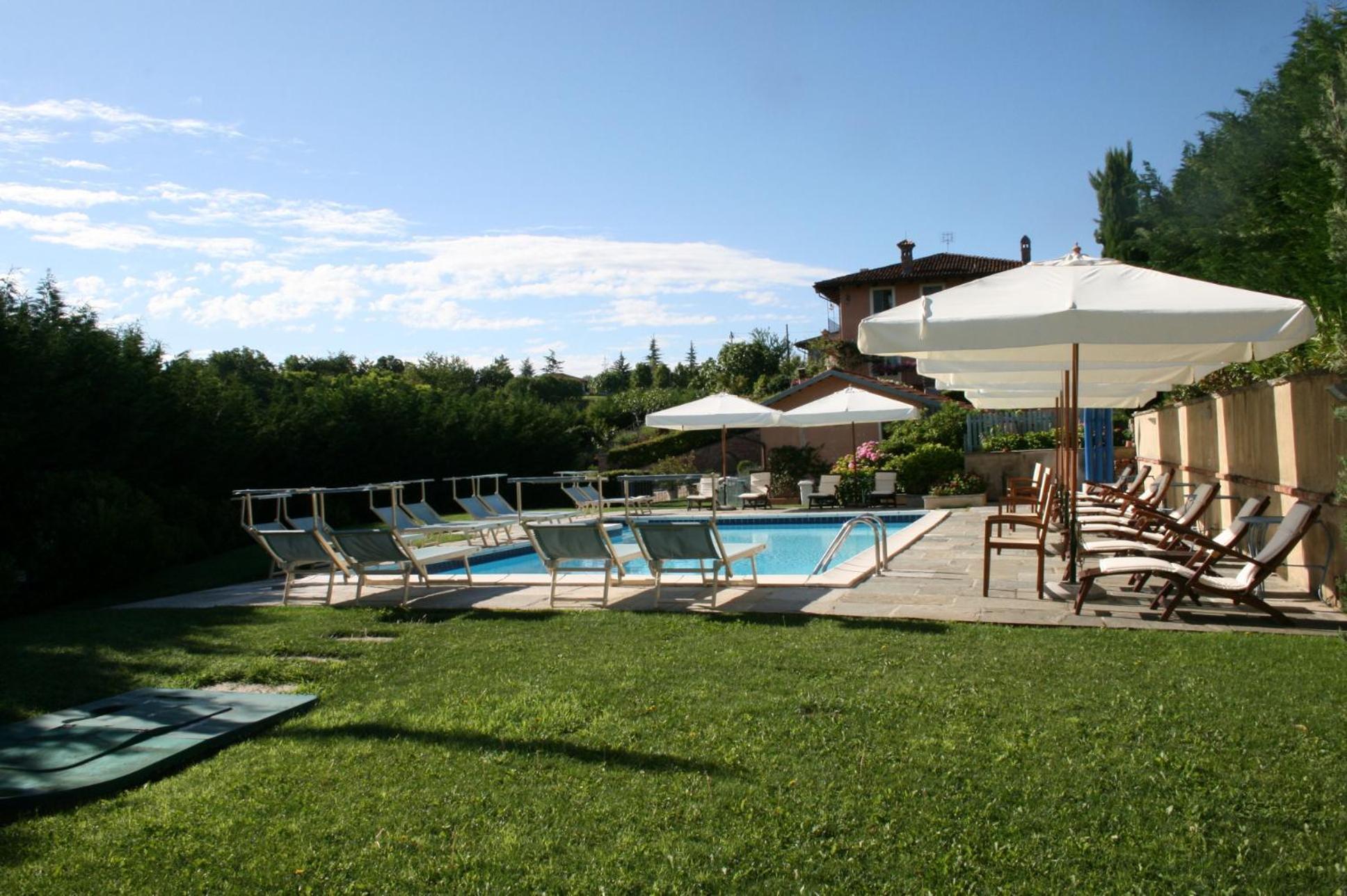 Villa Bricco Dei Cogni La Morra Exterior foto