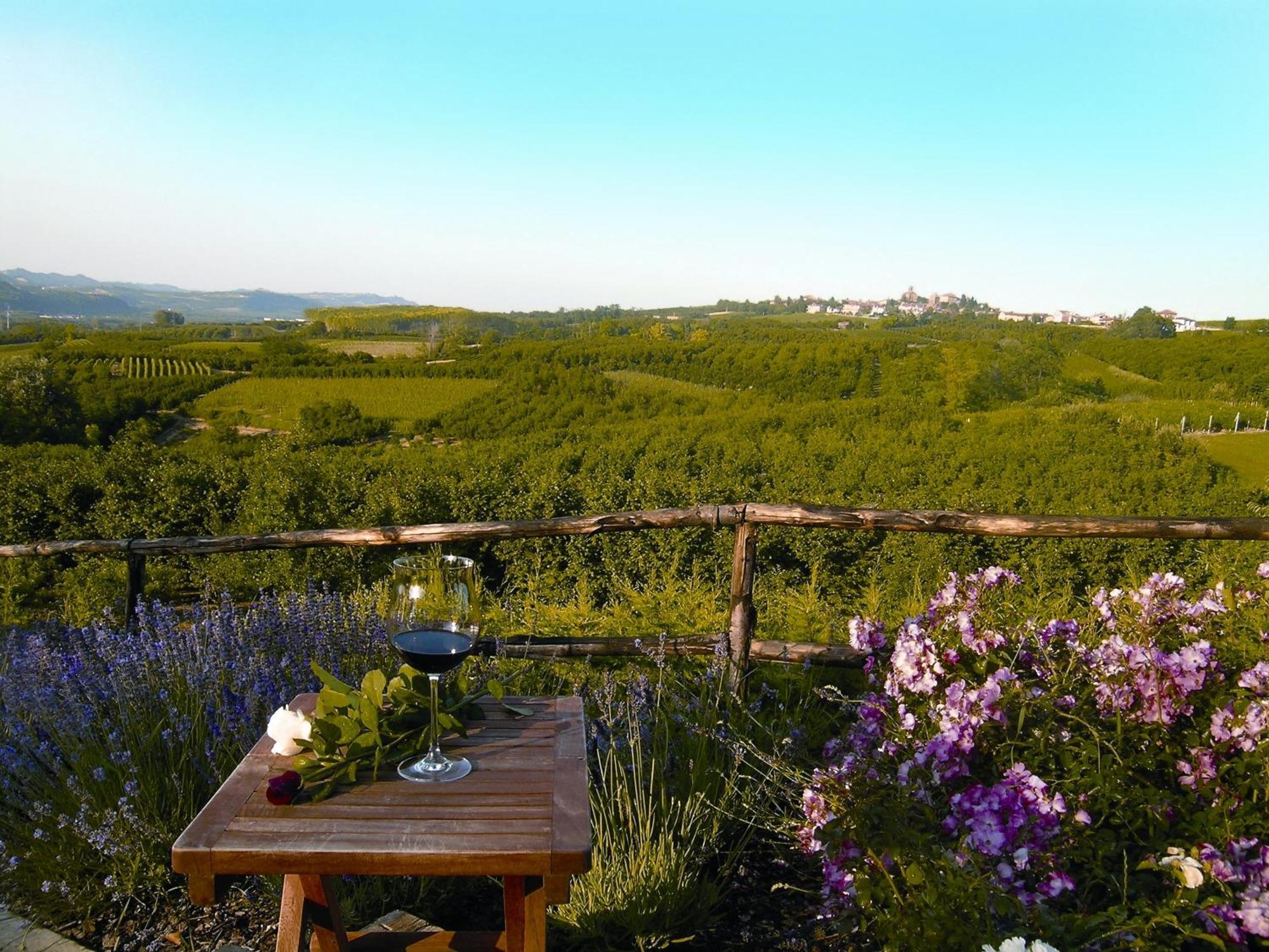 Villa Bricco Dei Cogni La Morra Exterior foto
